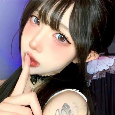 在秃鹫群下